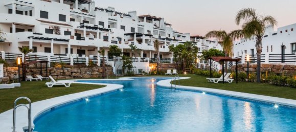 2 chambres Appartement à Estepona, Spain No. 80183 4