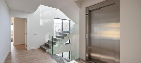 4 bedrooms Villa in Cascais, Portugal No. 113960 13