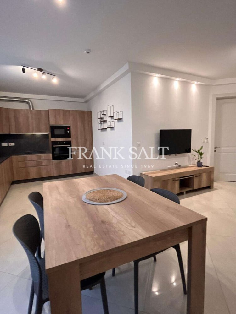 Квартира с 2 спальнями в Лука, Мальта № 11374