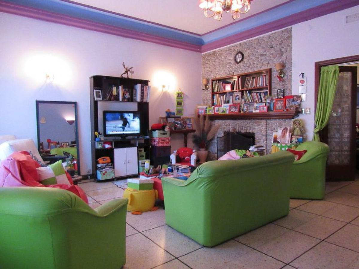 4 bedrooms House in Mar del Plata, Argentina No. 68331