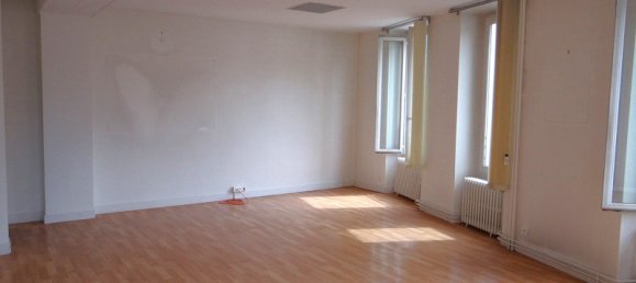 Дом с 6 комнатами в Шомон, Франция № 44033 6