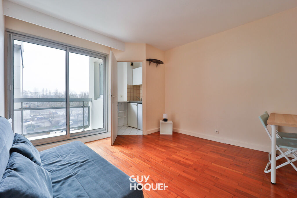 Studio in Courbevoie, France No. 164324