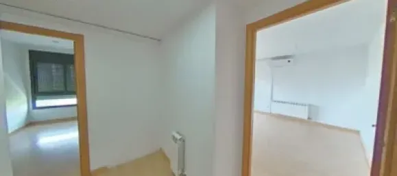 3 bedrooms Apartment in Lleida, Spain No. 144321 2