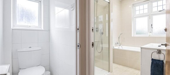 4 bedrooms House in Whetstone, United Kingdom No. 6700 10