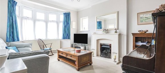 4 bedrooms House in Whetstone, United Kingdom No. 6700 15