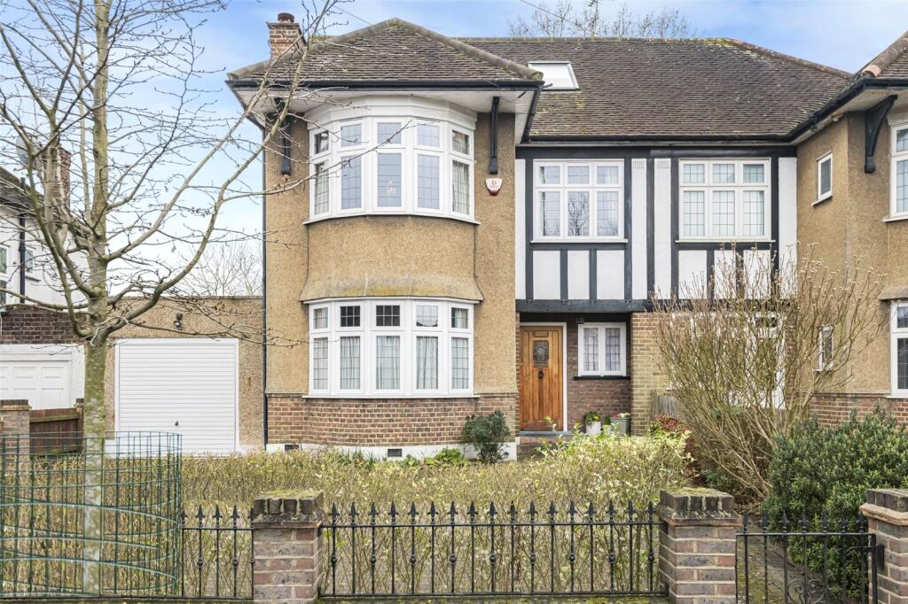 4 bedrooms House in Whetstone, United Kingdom No. 6700