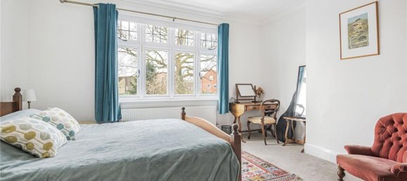 4 bedrooms House in Whetstone, United Kingdom No. 6700 4