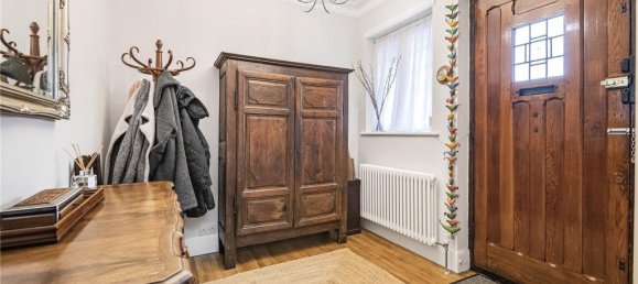 4 bedrooms House in Whetstone, United Kingdom No. 6700 35