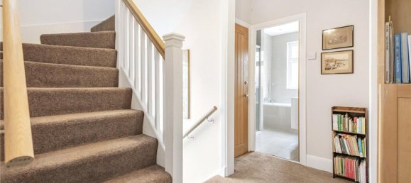 4 bedrooms House in Whetstone, United Kingdom No. 6700 30