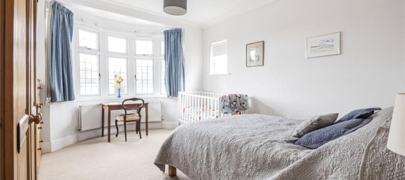 4 bedrooms House in Whetstone, United Kingdom No. 6700 8