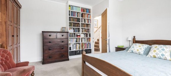 4 bedrooms House in Whetstone, United Kingdom No. 6700 5