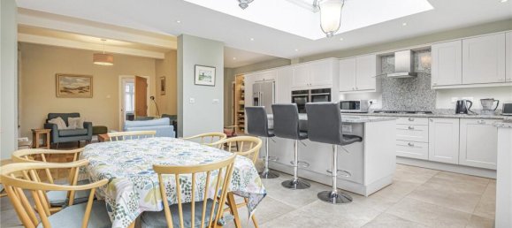 4 bedrooms House in Whetstone, United Kingdom No. 6700 24