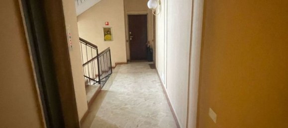 2-salle Appartement à Milan, Italy No. 248072 21