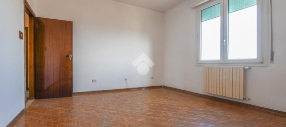 4 rooms Apartment in Poggio Renatico, Italy No. 262494 9