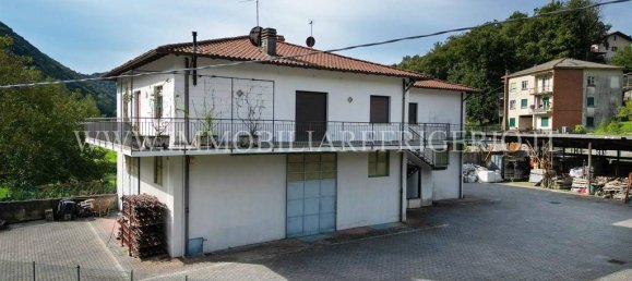 4 Schlafzimmer Haus in Carenno, Italy, Nr. 378682 2