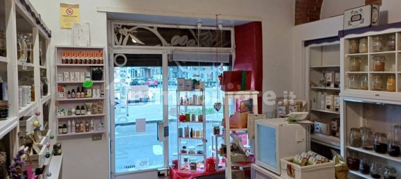 2 rooms Commercial property in Turin, Italy No. 155048 4