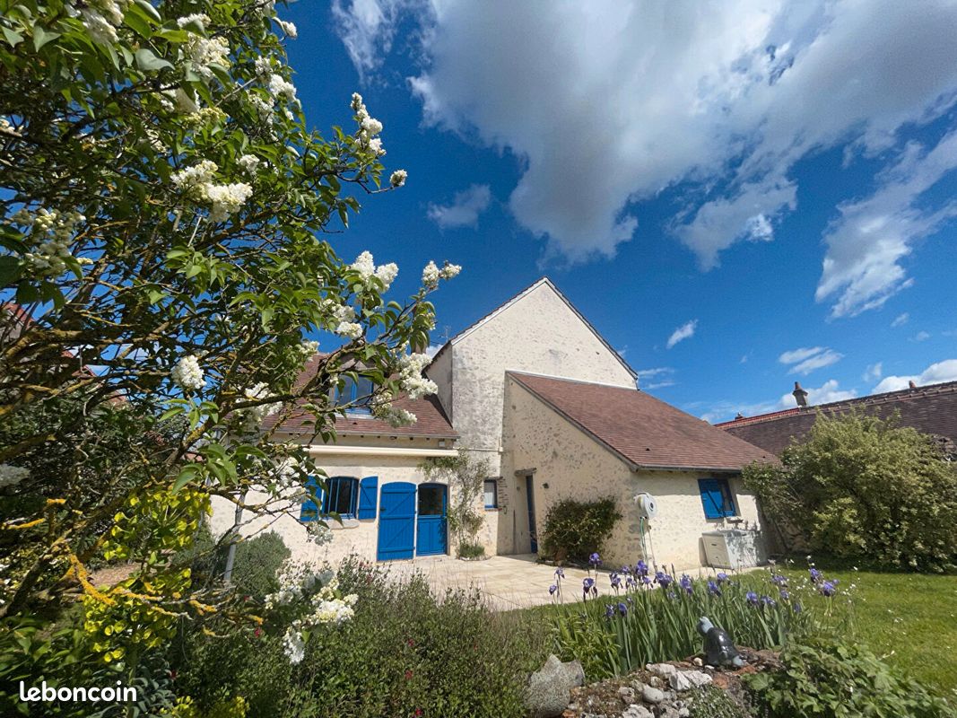 5 chambres Maison à Beaugency, France No. 80344