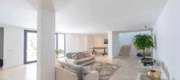 Villa de 7 dormitorios en Marbella, Spain No. 140378 17