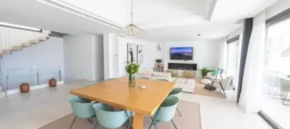 Villa de 7 dormitorios en Marbella, Spain No. 140378 8