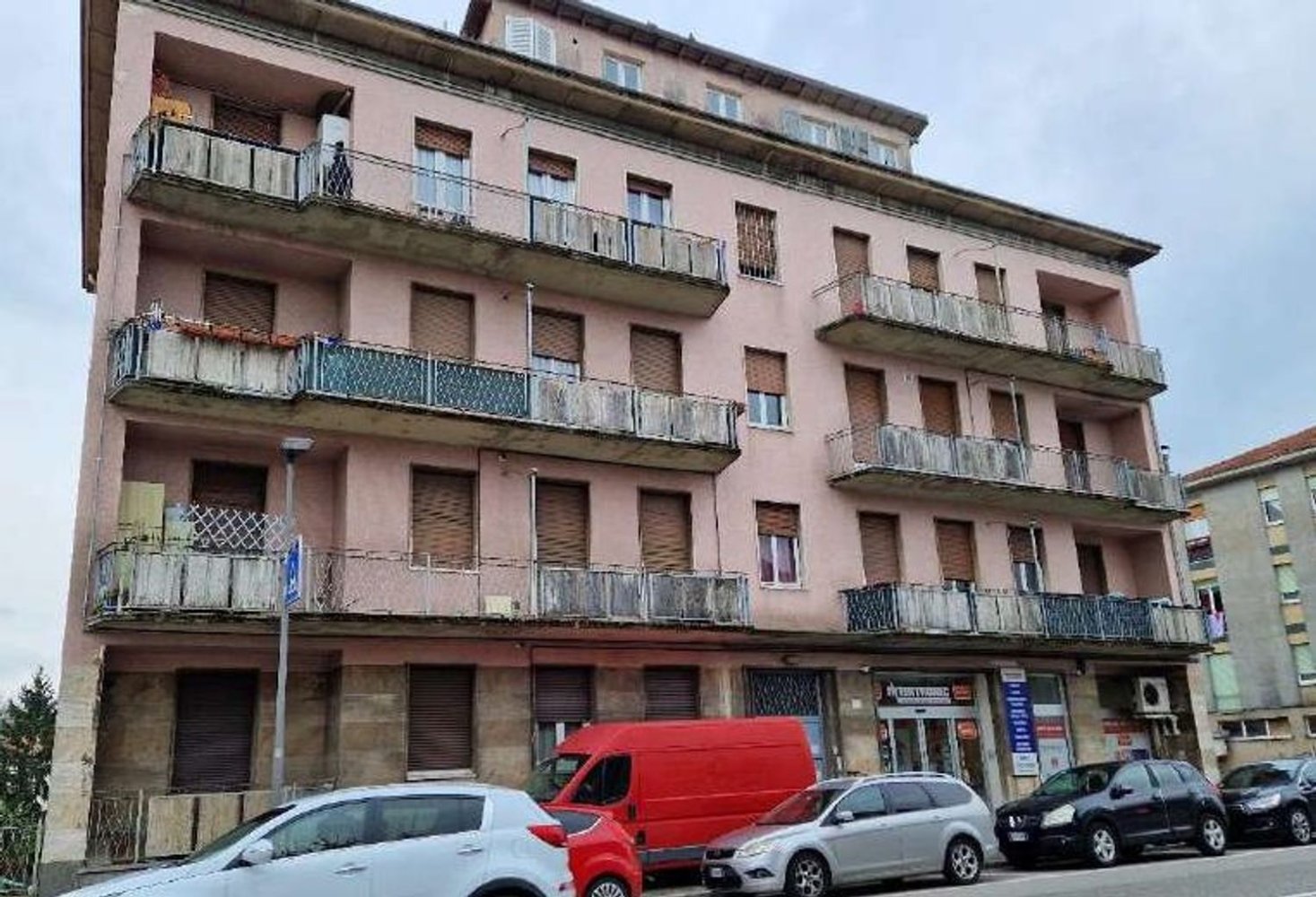 Квартира с 2 комнатами в Варесе, Италия № 11292