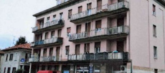 Квартира с 2 комнатами в Варесе, Италия № 11292 18