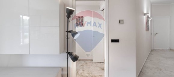 Apartamento de 3 dormitorios en Monza, Italy No. 352700 30