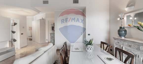 Apartamento de 3 dormitorios en Monza, Italy No. 352700 2