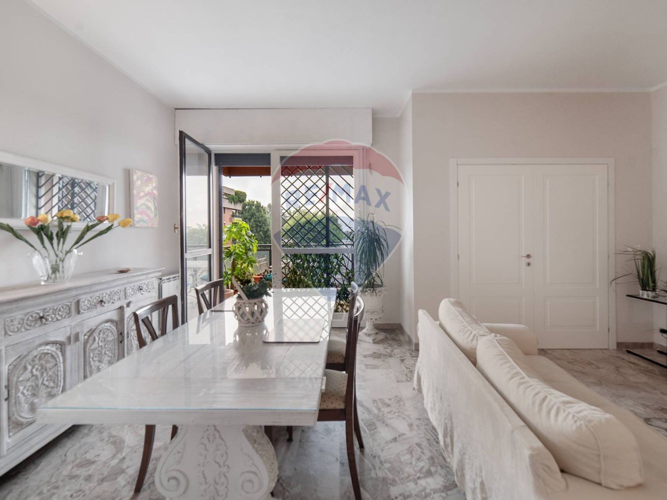 Apartamento de 3 dormitorios en Monza, Italy No. 352700