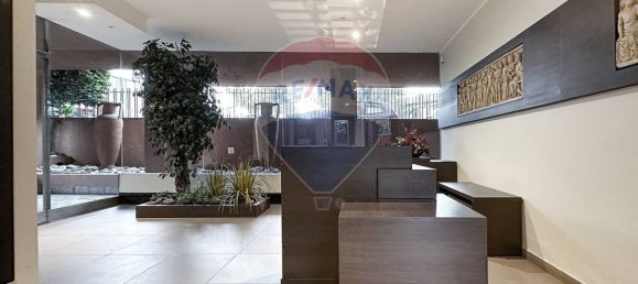 Apartamento de 3 dormitorios en Monza, Italy No. 352700 9