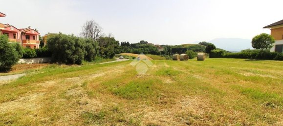 Земельный участок 595м² в Касторано, Италия № 68496 2