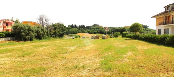 Земельный участок 595м² в Касторано, Италия № 68496 6