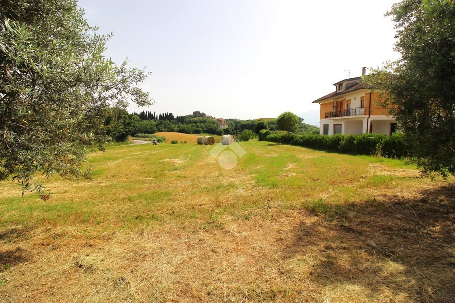 Земельный участок 595м² в Касторано, Италия № 68496