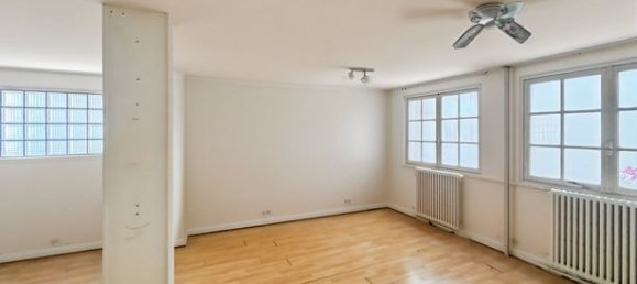 53m² Office in Paris, France No. 282444 3