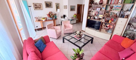2 bedrooms Apartment in Florence, Italy No. 332522 5