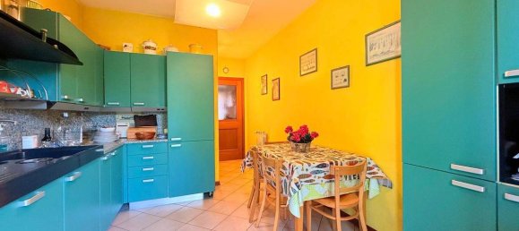 2 bedrooms Apartment in Florence, Italy No. 332522 11