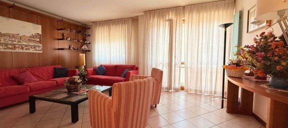 2 bedrooms Apartment in Florence, Italy No. 332522 6