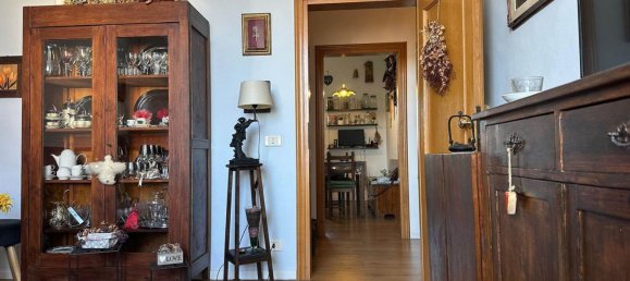 3 rooms Apartment in Livorno, Italy No. 215611 5