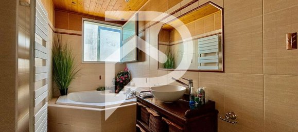 3 bedrooms House in Trignac, France No. 97615 5