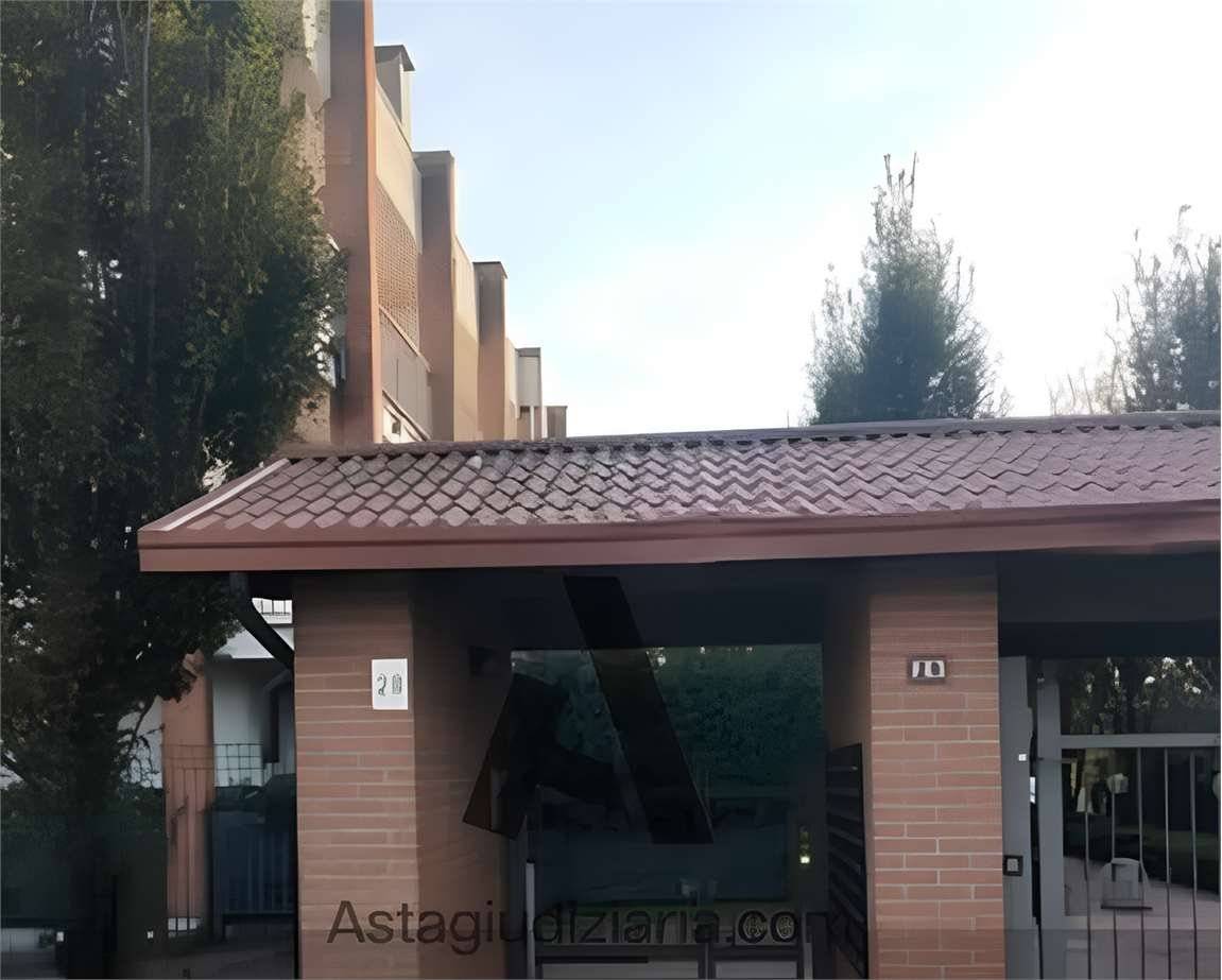 Apartamento de 3 divisões em Cardano al Campo, Italy N.º 5446