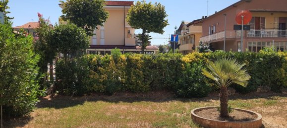 Casa de 11 habitaciónes en Montesilvano, Italy No. 22367 33