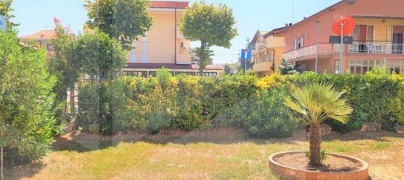 Casa de 11 habitaciónes en Montesilvano, Italy No. 22367 13