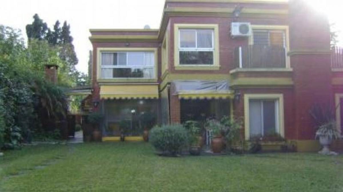 4 bedrooms House in Pilar, Argentina No. 13070
