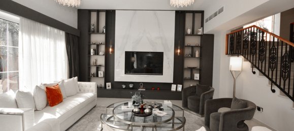 4 bedrooms Villa in Nadd Al Sheba, UAE No. 493 3