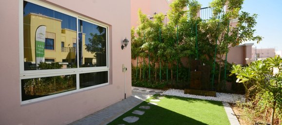 4 bedrooms Villa in Nadd Al Sheba, UAE No. 493 21