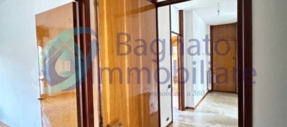 3 bedrooms Apartment in Novara, Italy No. 153681 13