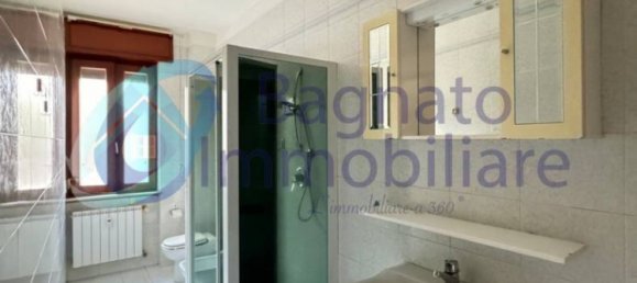 3 bedrooms Apartment in Novara, Italy No. 153681 20