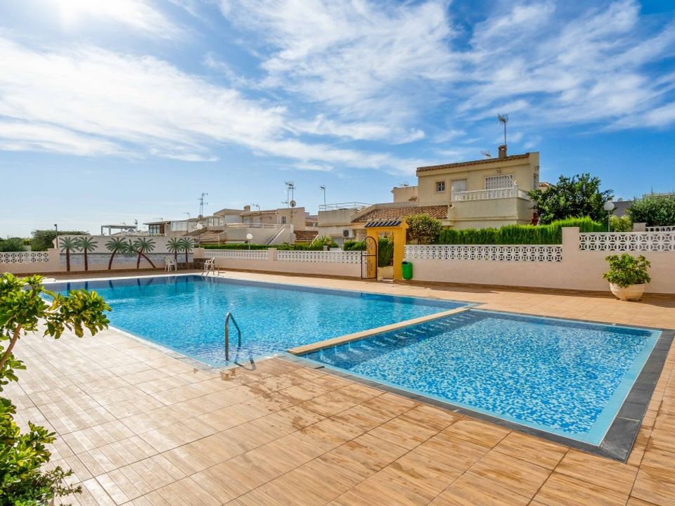 Таунхаус с 2 спальнями в Аликанте, Испания № 186459