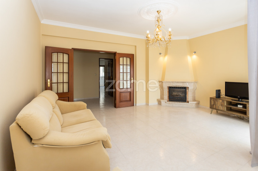 3 bedrooms Apartment in Seixal, Portugal No. 289656