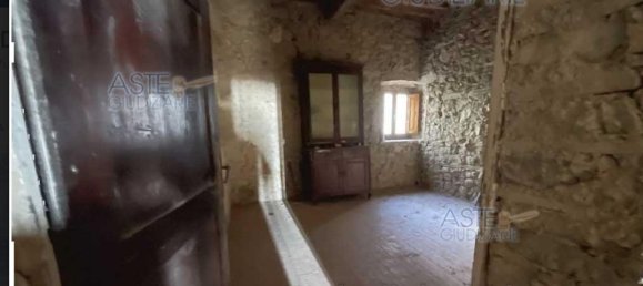 7 rooms Apartment in Pistoia, Italy No. 40765 15
