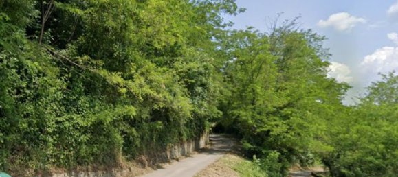 7 rooms Apartment in Pistoia, Italy No. 40765 2